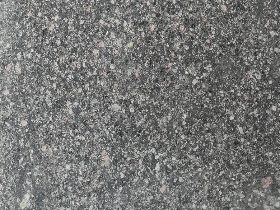 Flamed cubes porphyry 1